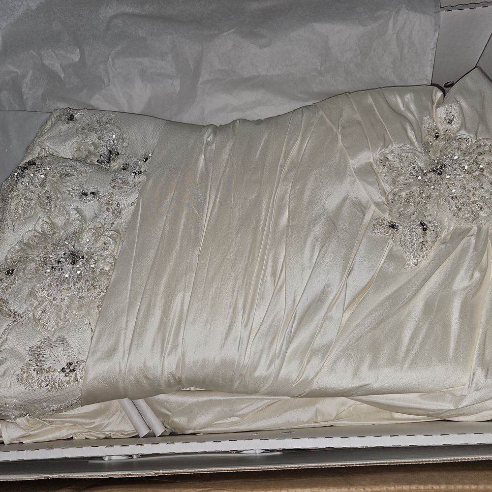 Elegant Cream Satin Dress with Floral Embellishments